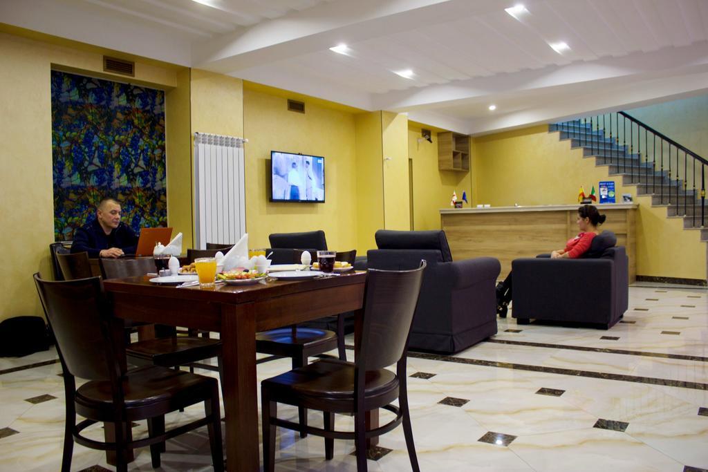 Hotel Feri Tbilisi Zewnętrze zdjęcie